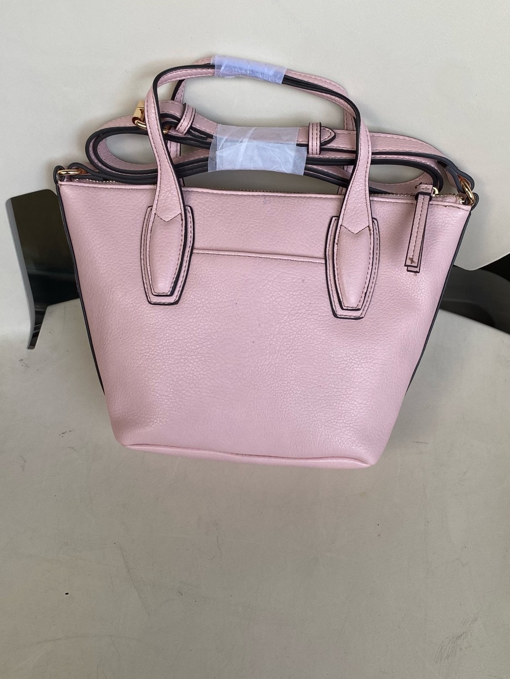 Liz Claiborne Blush Pink Pebbled Crossbody Tote - Picture 2 of 4